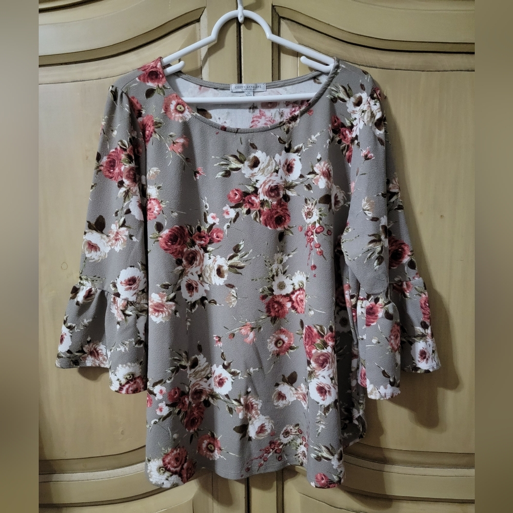 Green Envelope, woman's floral top